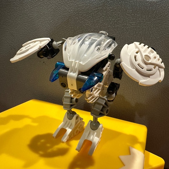 LEGO Bionicle Kohrak (Set 8565) - Picture 2 of 11